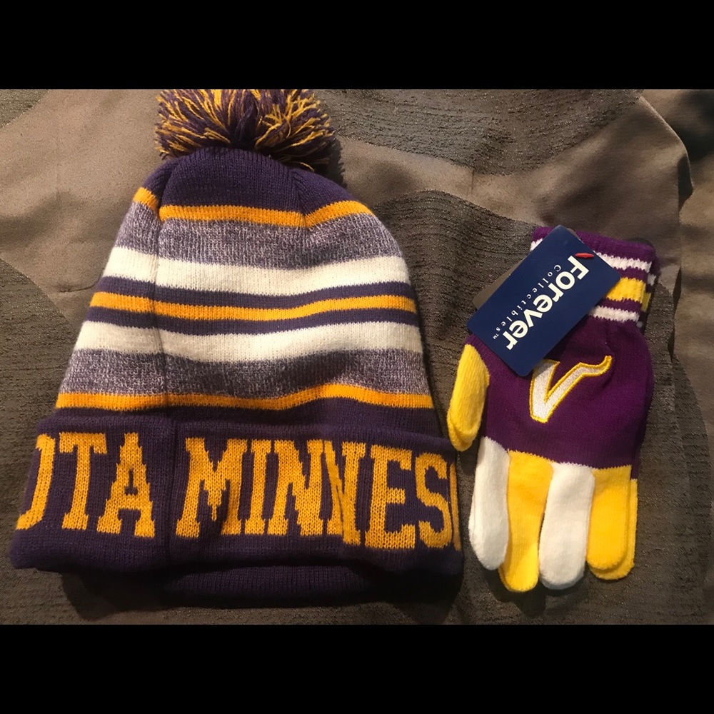 Minnesota Vikings hat and gloves